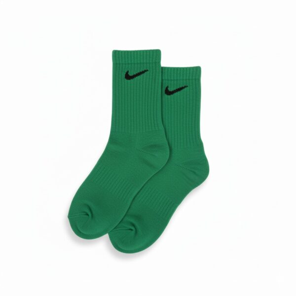 Nike Sportswear Everyday Essential Socks.